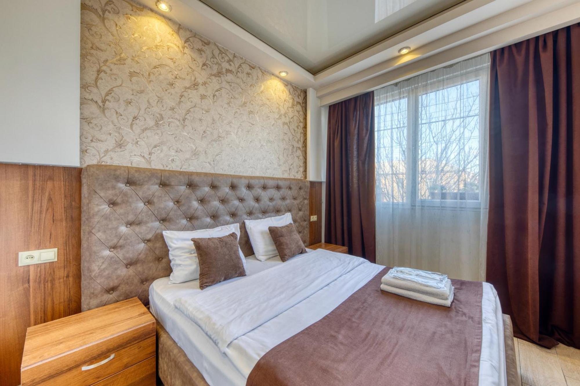 Aleppo Hotel Jerevan Buitenkant foto