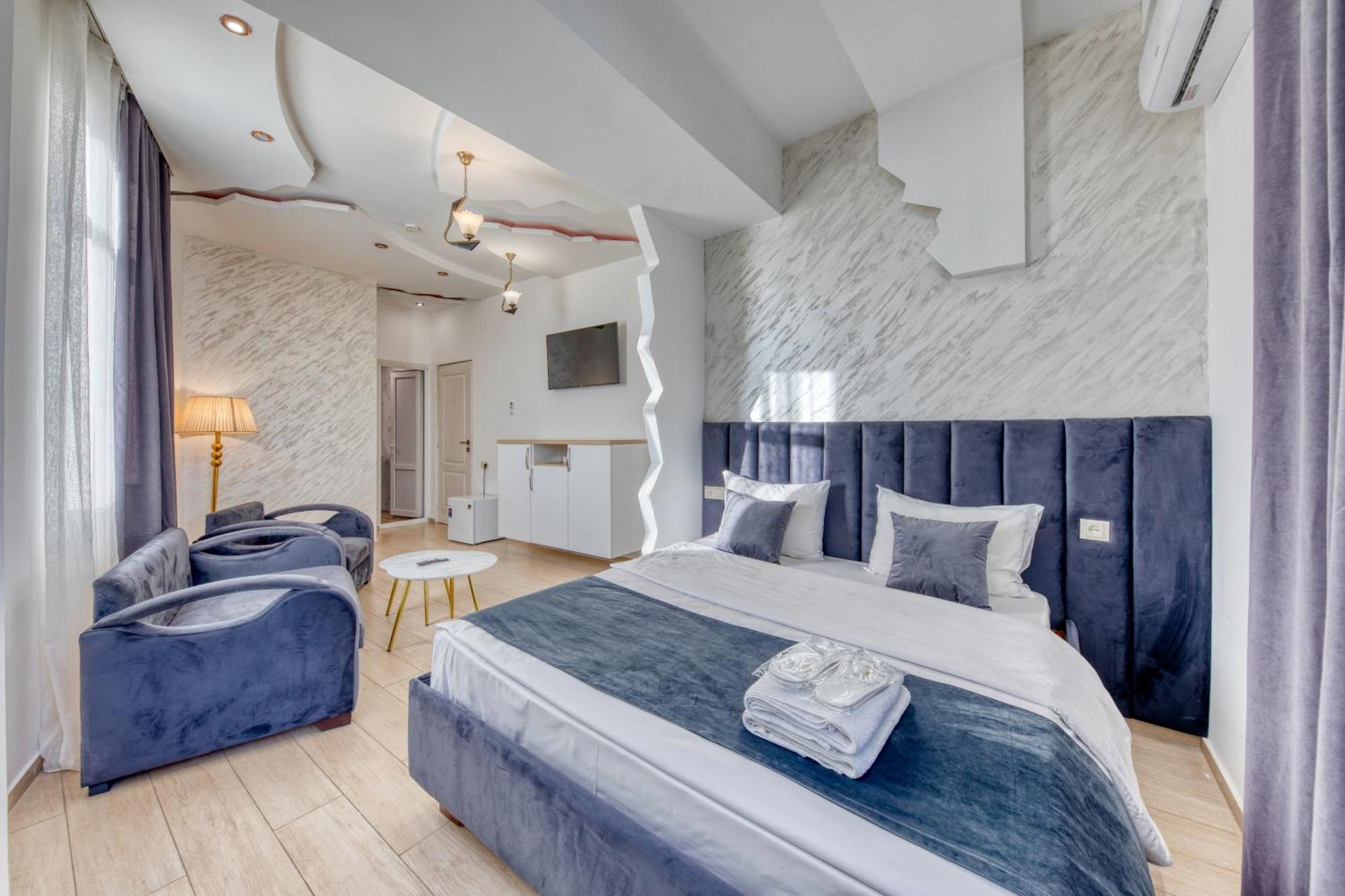 Aleppo Hotel Jerevan Buitenkant foto