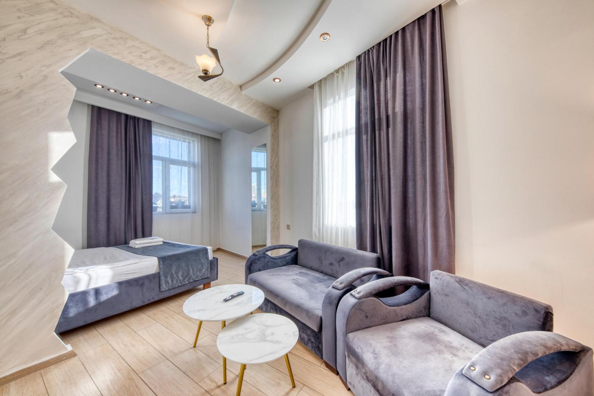 Aleppo Hotel Jerevan Buitenkant foto