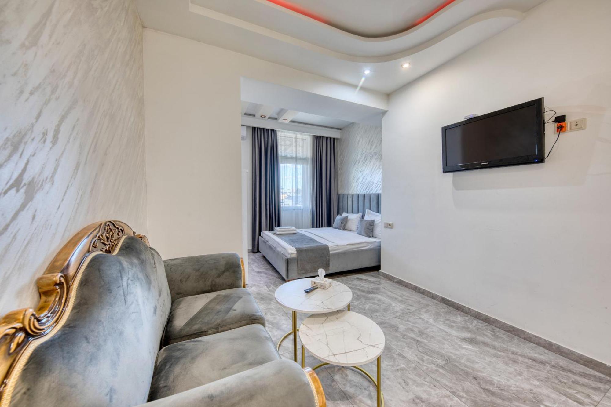 Aleppo Hotel Jerevan Buitenkant foto
