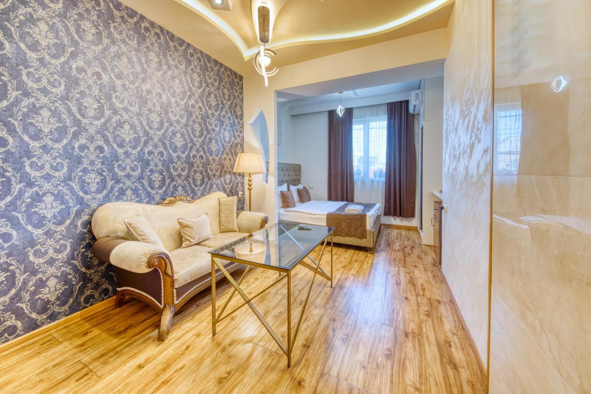 Aleppo Hotel Jerevan Buitenkant foto