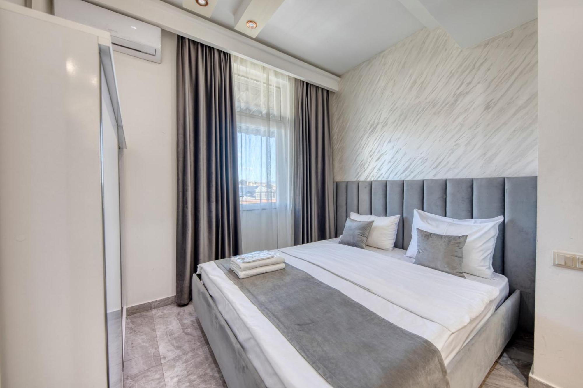Aleppo Hotel Jerevan Buitenkant foto