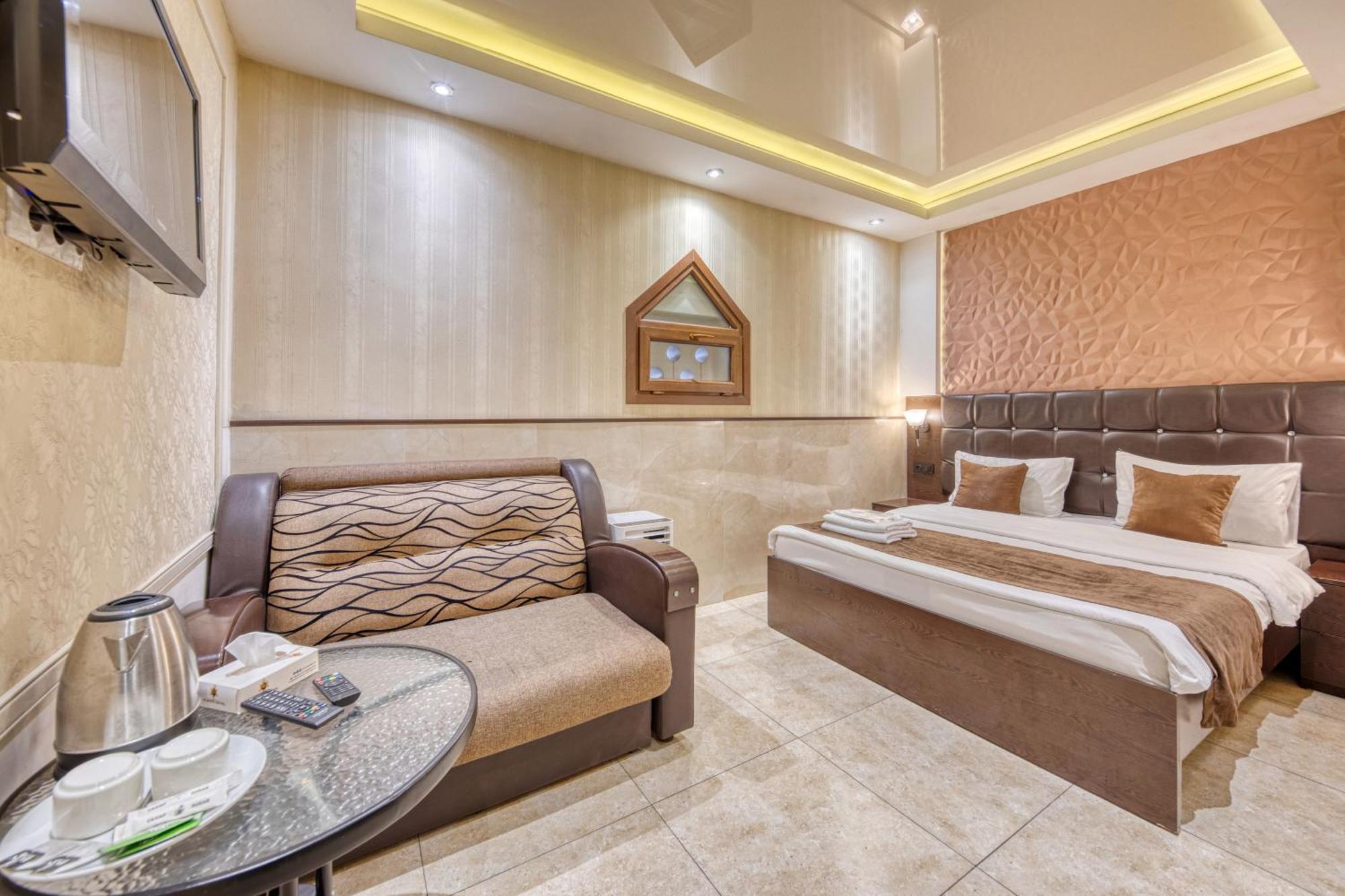Aleppo Hotel Jerevan Buitenkant foto
