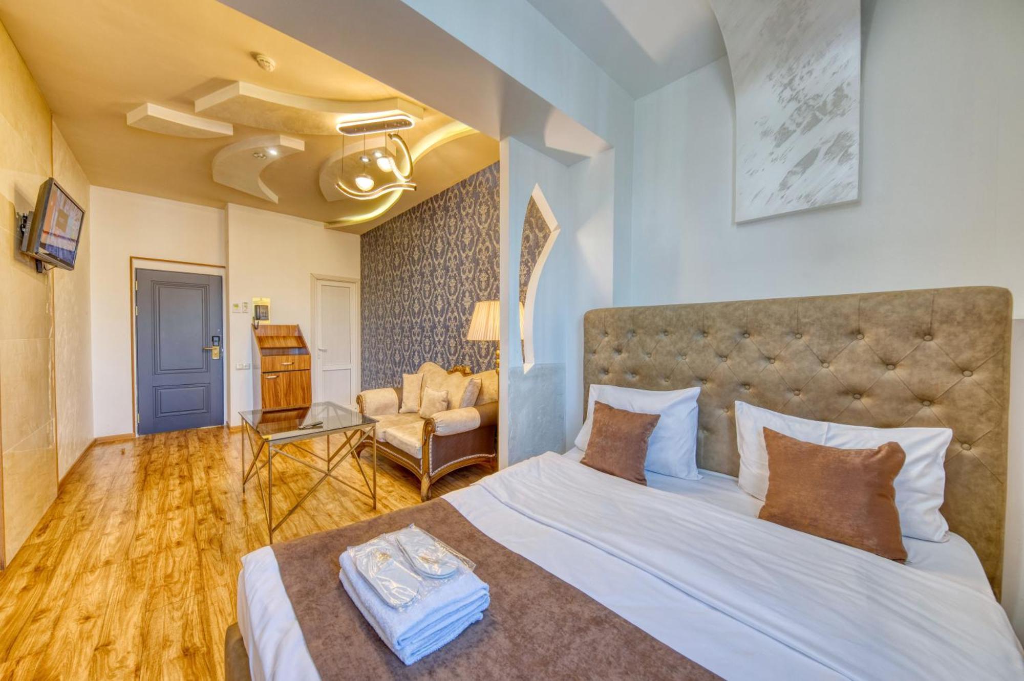 Aleppo Hotel Jerevan Buitenkant foto