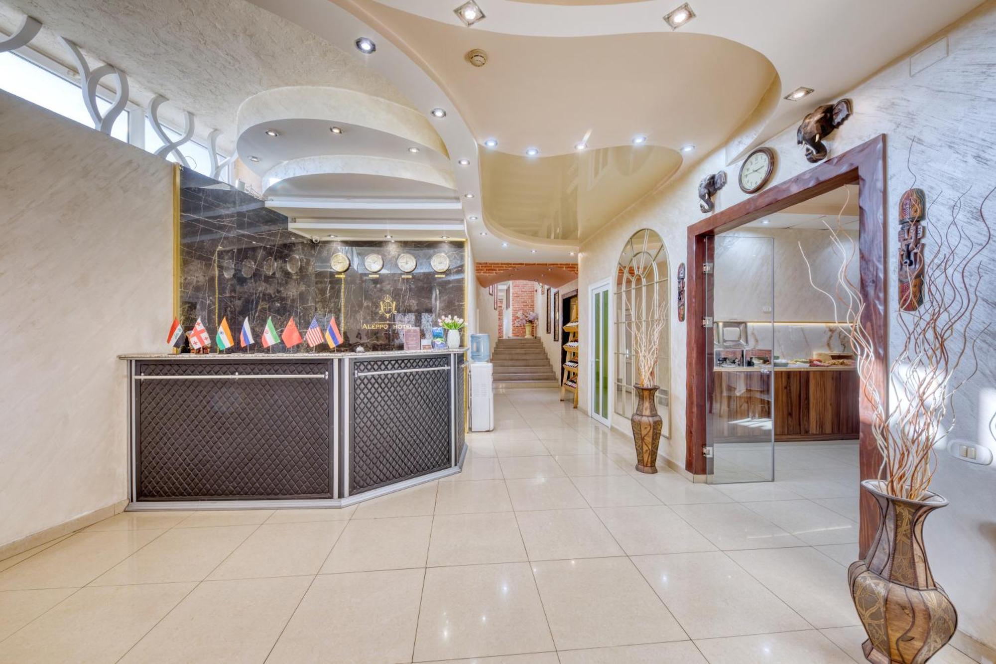 Aleppo Hotel Jerevan Buitenkant foto